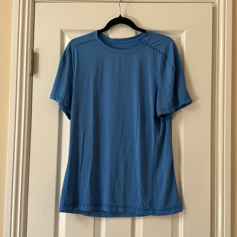 Men’s Lululemon t-shirt. Sz M